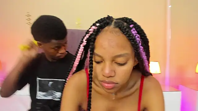 Snapshot of Kiaraa_y_Her_Crazy chatting on May 29, 2026, 3:45 am Kiaraa y Her Crazy online show from May 29, 2026, 3:45 am