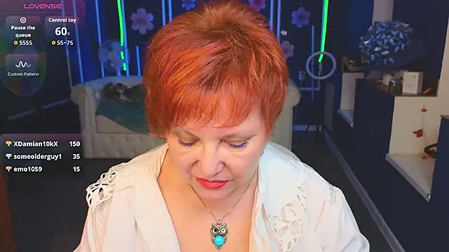 Snapshot of Kira_Kenett chatting on December 2, 2025, 7:04 pm Kira Kenett online show from December 2, 2025, 7:04 pm