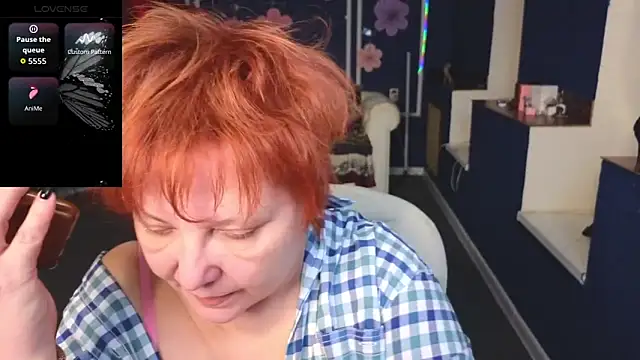 Snapshot of Kira_Kenett chatting on April 17, 2026, 5:49 pm Kira Kenett online show from April 17, 2026, 5:49 pm