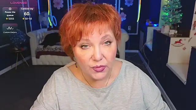 Snapshot of Kira_Kenett chatting on December 19, 2025, 12:40 pm Kira Kenett online show from December 19, 2025, 12:40 pm