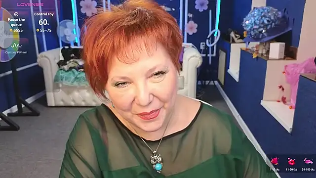 Snapshot of Kira_Kenett chatting on December 1, 2025, 7:20 am Kira Kenett online show from December 1, 2025, 7:20 am