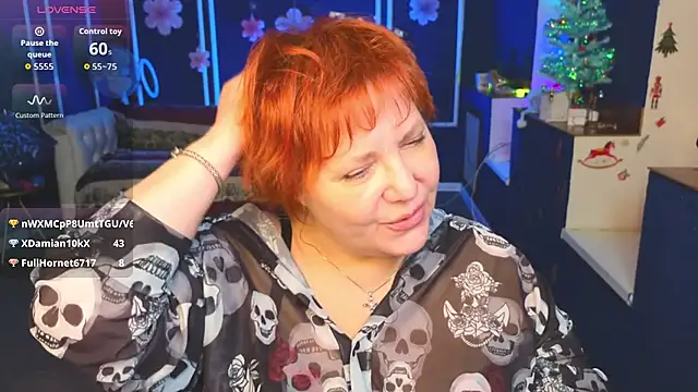 Snapshot of Kira_Kenett chatting on December 20, 2025, 8:44 pm Kira Kenett online show from December 20, 2025, 8:44 pm