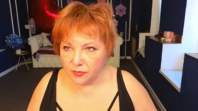 Snapshot of Kira_Kenett chatting on May 18, 2026, 4:40 am Kira Kenett online show from May 18, 2026, 4:40 am