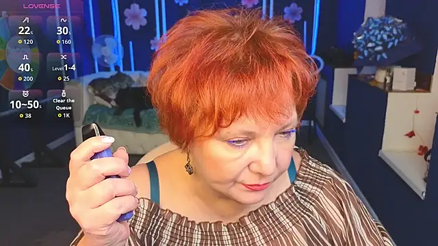 Snapshot of Kira_Kenett chatting on December 4, 2025, 6:56 am Kira Kenett online show from December 4, 2025, 6:56 am