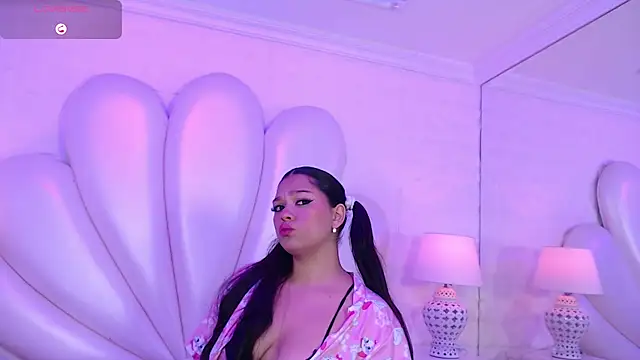 Snapshot of HatsaJones chatting on September 27, 2025, 3:56 am HatsaJones online show from September 27, 2025, 3:56 am