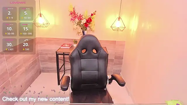 Snapshot of HatsaJones chatting on November 25, 2025, 3:51 am HatsaJones online show from November 25, 2025, 3:51 am