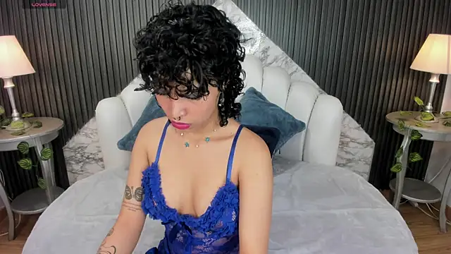 DaniCollinn  online show from November 3, 2025, 7:39 pm