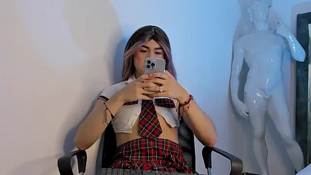 Melody Bakeer online show from September 16, 2025, 2:40 pm