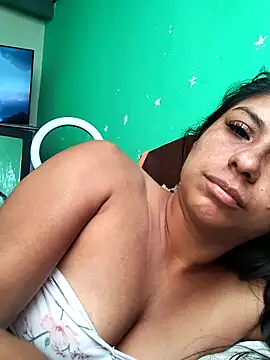 Snapshot of AnggelicaSwan21 chatting on October 3, 2025, 1:23 pm AnggelicaSwan21 online show from October 3, 2025, 1:23 pm