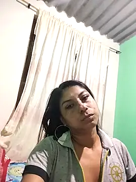 Snapshot of AnggelicaSwan21 chatting on October 3, 2025, 1:20 am AnggelicaSwan21 online show from October 3, 2025, 1:20 am