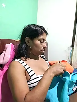 Snapshot of AnggelicaSwan21 chatting on November 2, 2025, 1:10 am AnggelicaSwan21 online show from November 2, 2025, 1:10 am