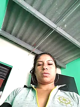 Snapshot of AnggelicaSwan21 chatting on September 30, 2025, 3:18 pm AnggelicaSwan21 online show from September 30, 2025, 3:18 pm