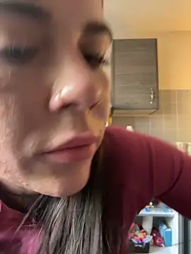 valentinalamont online show from September 24, 2025, 3:51 pm