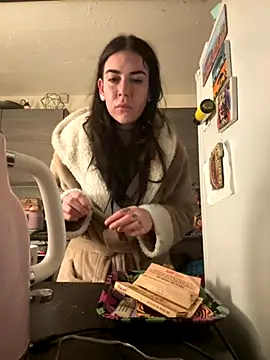 valentinalamont online show from September 21, 2025, 4:28 am