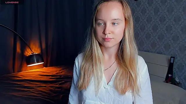 SoonMoor online show from September 17, 2025, 5:04 pm