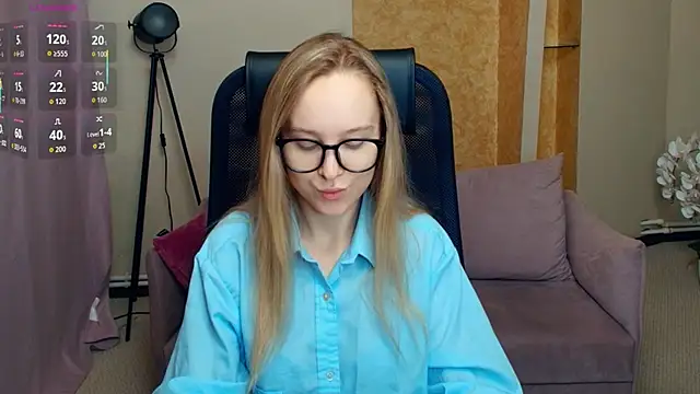 SoonMoor online show from December 14, 2025, 6:57 pm