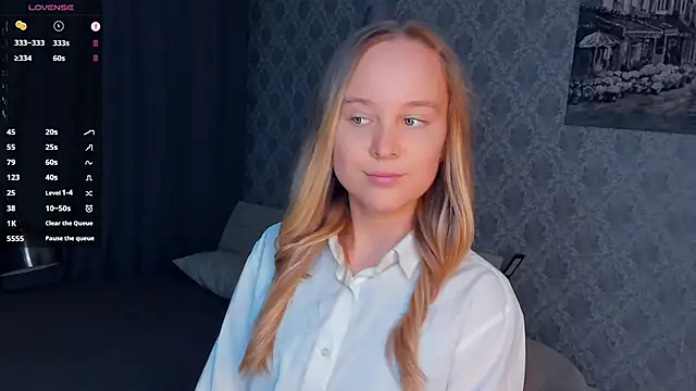 SoonMoor online show from September 25, 2025, 5:52 pm