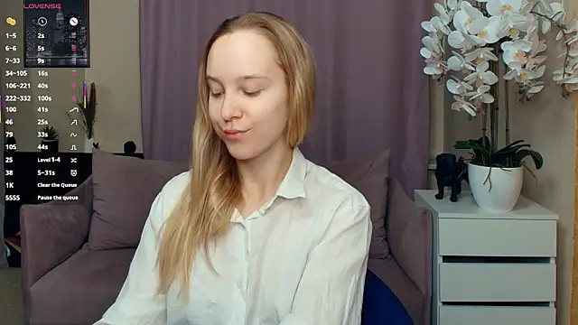 SoonMoor online show from February 9, 2026, 7:56 pm