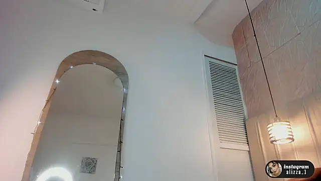 alizza  online show from November 20, 2025, 11:44 am