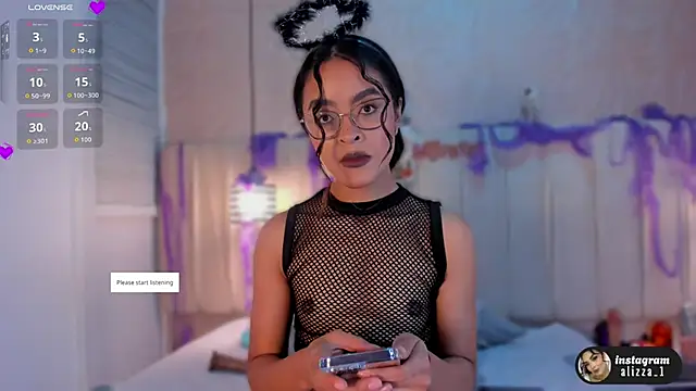 alizza  online show from October 26, 2025, 11:43 am