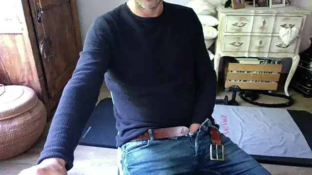 Snapshot of thelutty chatting on May 8, 2026, 5:55 am thelutty online show from May 8, 2026, 5:55 am