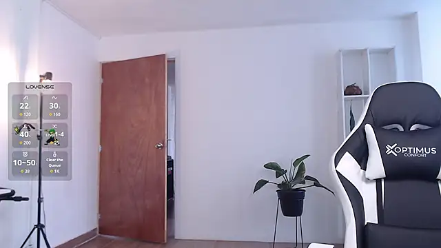 Ellyuwuw online show from September 10, 2025, 8:08 pm