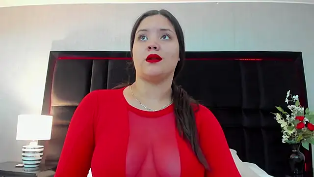 NahiaMonet online show from October 18, 2025, 3:19 am