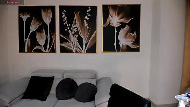 LaurentConnor online show from November 30, 2025, 3:18 am