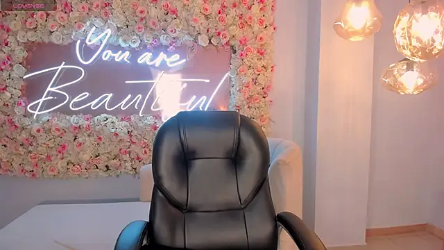 MayaMoretti  online show from October 23, 2025, 3:38 am