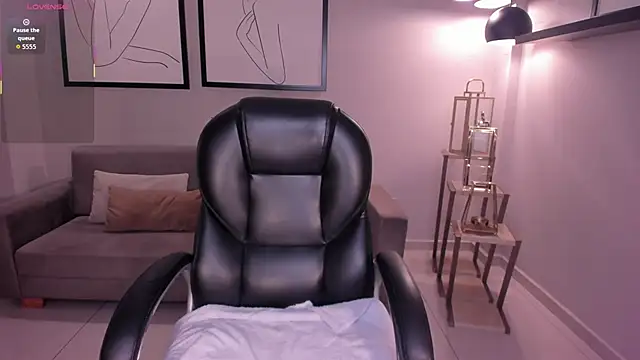 MayaMoretti  online show from January 9, 2026, 3:24 am