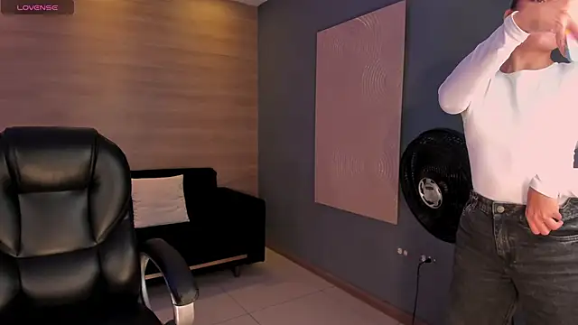 NinaBlum online show from October 1, 2025, 3:11 am