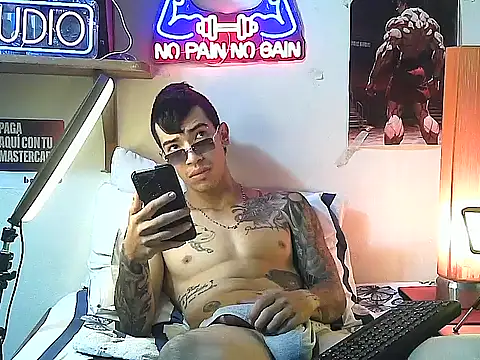 Strongcockfitness online show from October 11, 2025, 1:56 pm