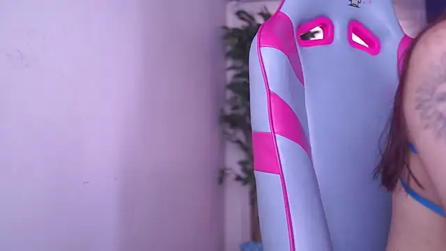 Rebecah 1 online show from April 13, 2026, 2:54 pm