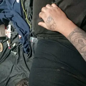 johnboones10 online show from April 5, 2026, 2:46 pm