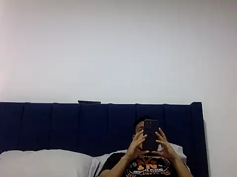 KianxxTeach online show from November 6, 2025, 9:08 pm