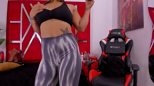 vennusasm1 online show from November 28, 2025, 8:53 pm