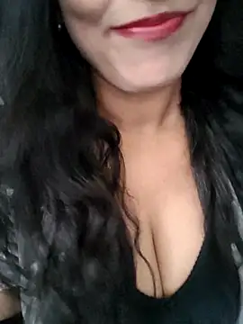 Deepa Sharma143 online show from October 3, 2025, 6:15 am