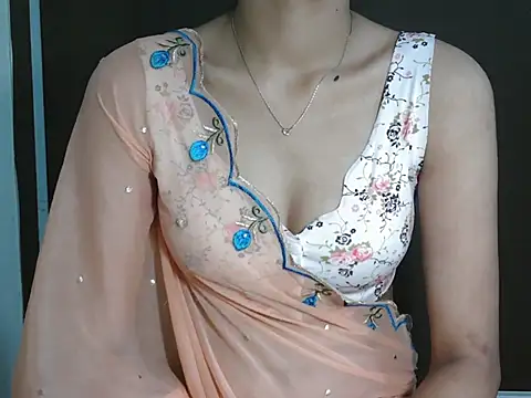 cute seemu online show from October 2, 2025, 6:39 am