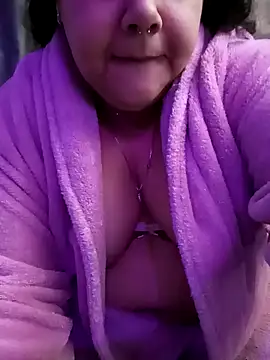 xlatinastar online show from September 8, 2025, 5:56 pm