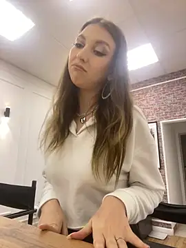 -LeilaPassion- online show from October 5, 2025, 3:52 am