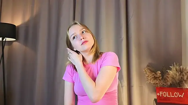 VinnieSerrano online show from September 9, 2025, 12:47 pm