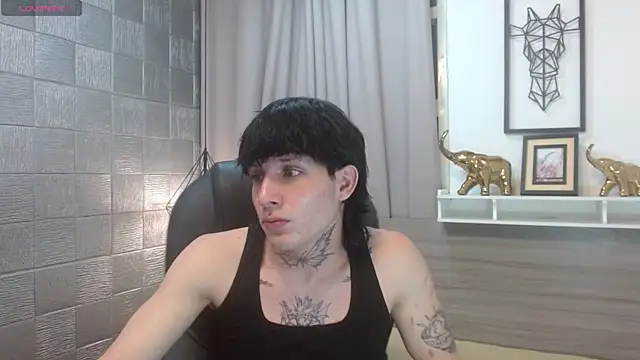 Iantwink18 online show from November 9, 2025, 7:45 am