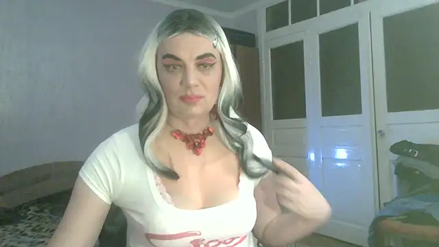 NiraFrost online show from March 4, 2026, 5:21 pm