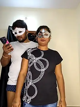 Family02 online show from September 22, 2025, 3:29 pm