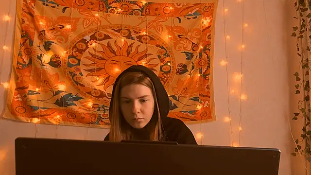 AliceCUNTach online show from April 11, 2026, 5:04 am