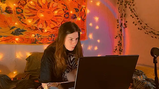 AliceCUNTach online show from February 11, 2026, 5:07 am