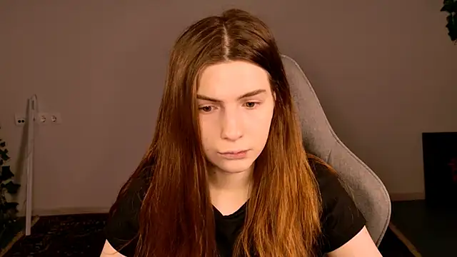 AliceCUNTach online show from November 28, 2025, 5:07 am