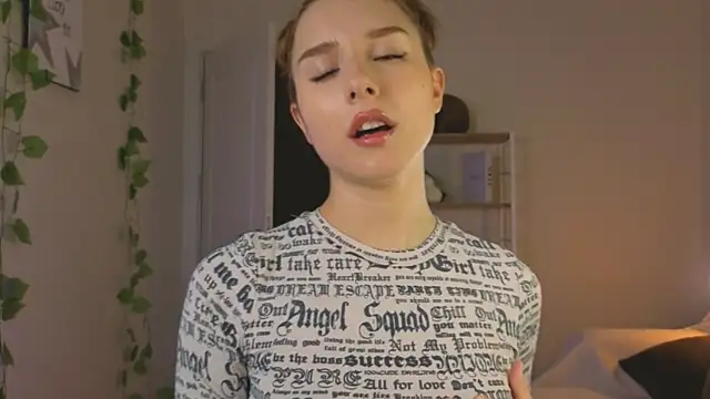 Snapshot of Vegas_V chatting on September 12, 2025, 3:12 pm Vegas V online show from September 12, 2025, 3:12 pm