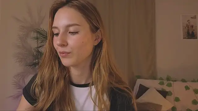 Snapshot of Vegas_V chatting on October 5, 2025, 3:03 pm Vegas V online show from October 5, 2025, 3:03 pm