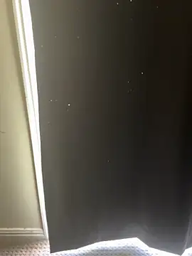 aussiepeaches online show from November 17, 2025, 2:37 am